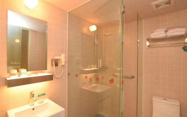 Jinjiang Inn Select (Shiyan Checheng West Road)