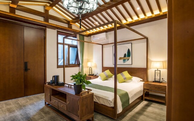 Guipu Courtyard Hotel