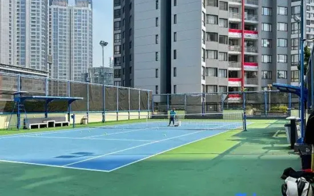 Large and Strategic Rasuna Apt 3BR with WiFi &Pool