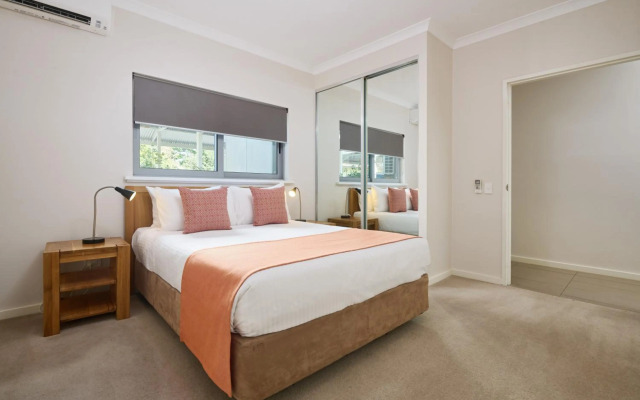 Airport Apartments by Vetroblu