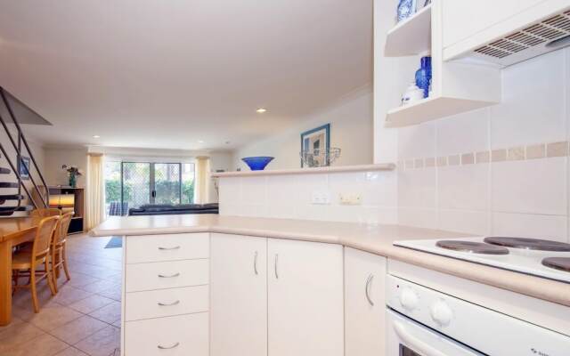 Kristie Court, 2/7 Weatherly Close