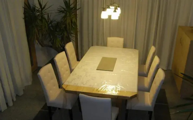 Apartment-Hollaus