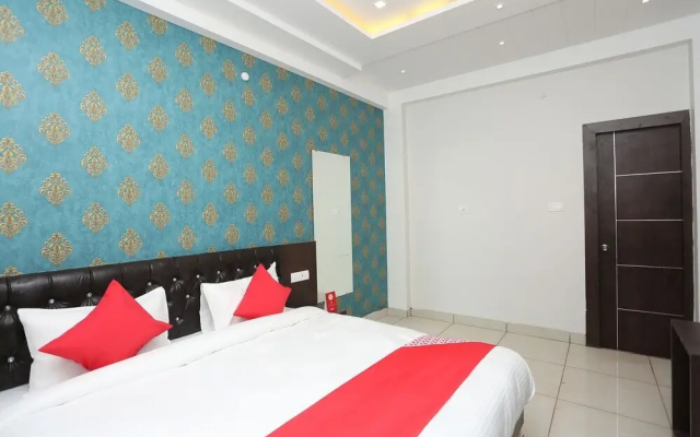 Mukesh Palace By OYO Rooms