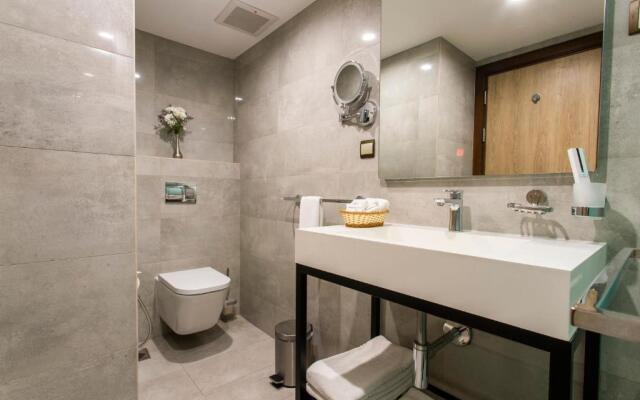 Cindyan Apartments By The Quarter