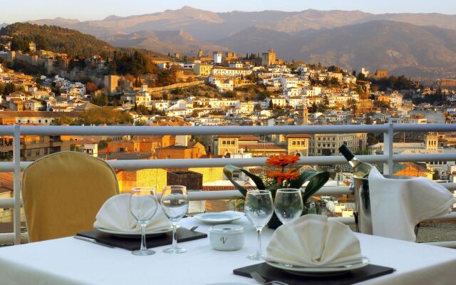 Leonardo Hotel Granada