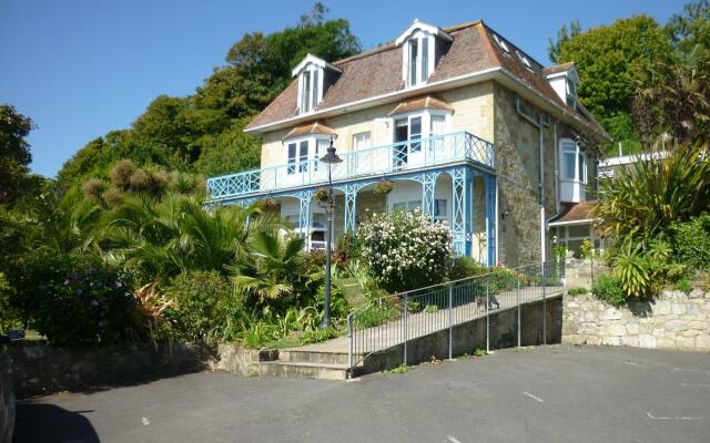St Maur