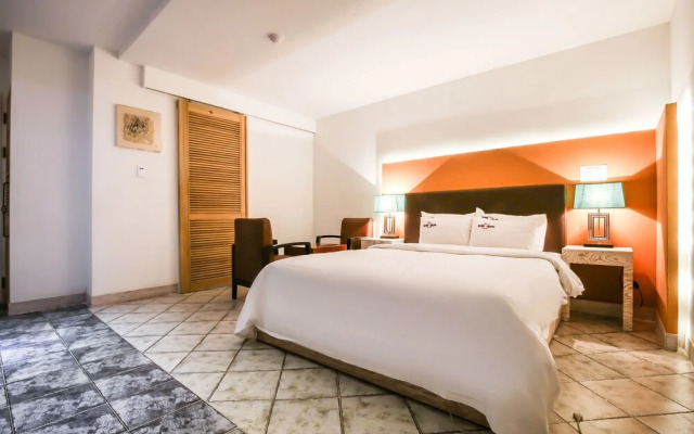 Apple Hotel