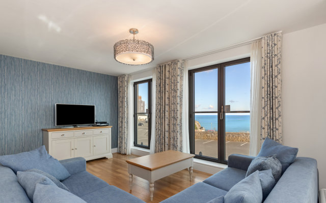 Apartment 8 Waterstone House - Luxury Apartment Sea Views Pet Friendly
