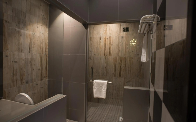Vangohh Eminent Hotel & Spa