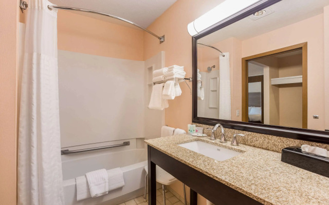 Quality Inn Petoskey-Harbor Springs