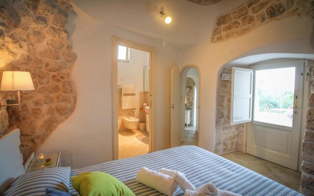 TD Trulli di Bouganville w Large Amazing Pool