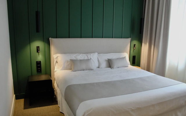 Hotel Mondragon