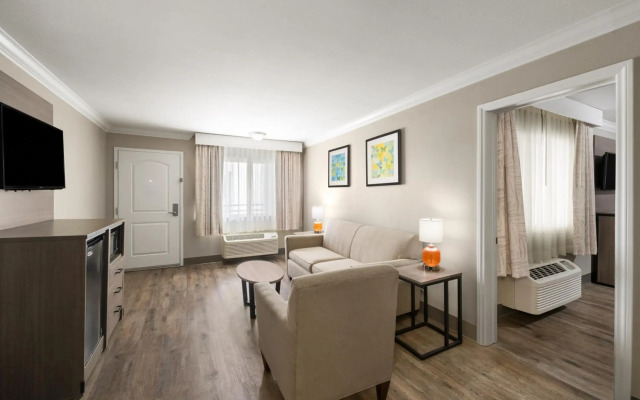 Solara Inn and Suites