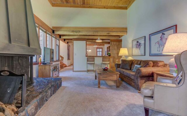 Wildflower Condos by Village Properties at Sunriver