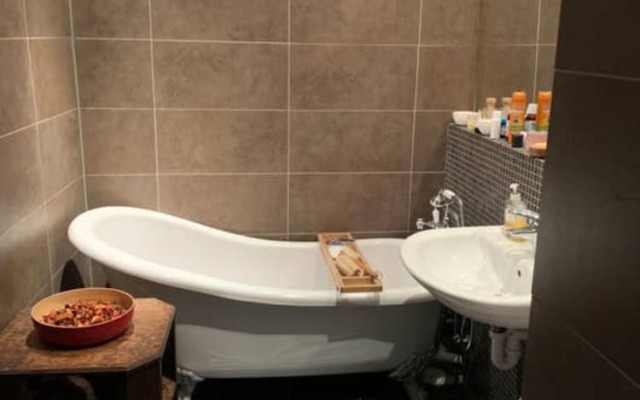 Spacious New Town Flat in City Centre