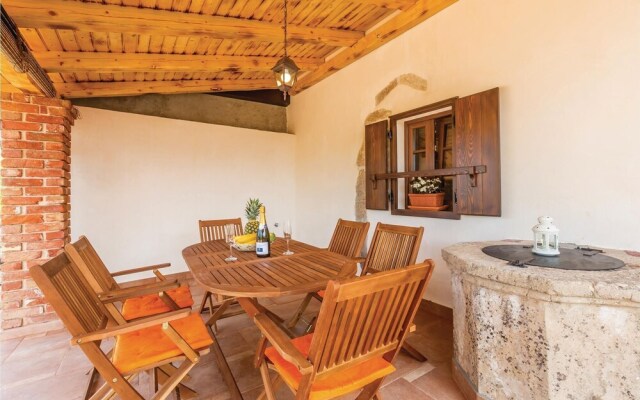 Stunning Home in Silo With Wifi and 2 Bedrooms