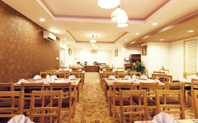 TTC Hotel Deluxe Tan Binh