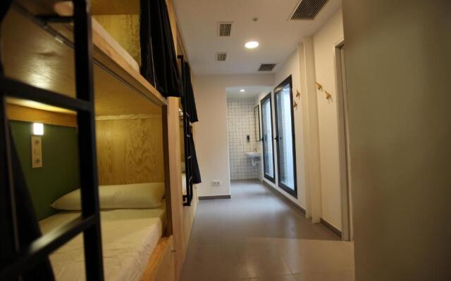 VTZ The Botanic Hostel
