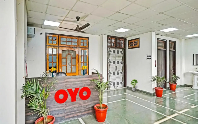 OYO Flagship 70217 Visitor Guest House