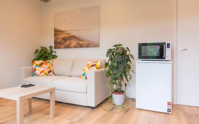 (left) Garden Suite in Villa near TUe and Centre