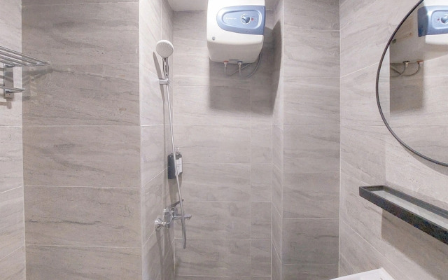 Best Place And Elegant Studio Collins Boulevard Apartment