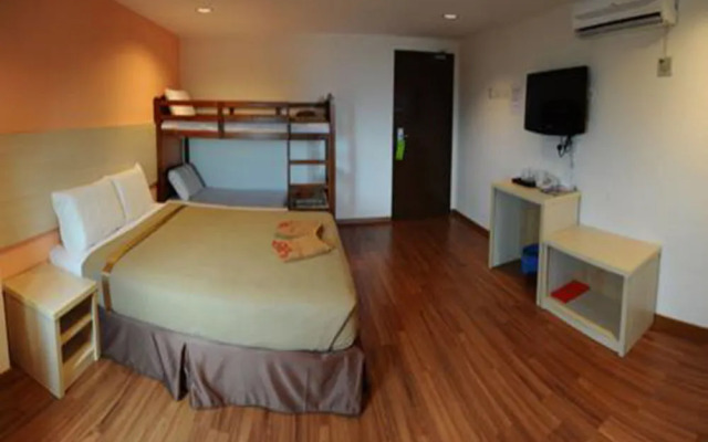 Oyo 1158 906 Airport