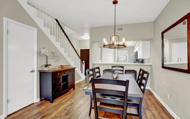 Luxury Riverfront Condo 1 BLK to Schlitterbahn!