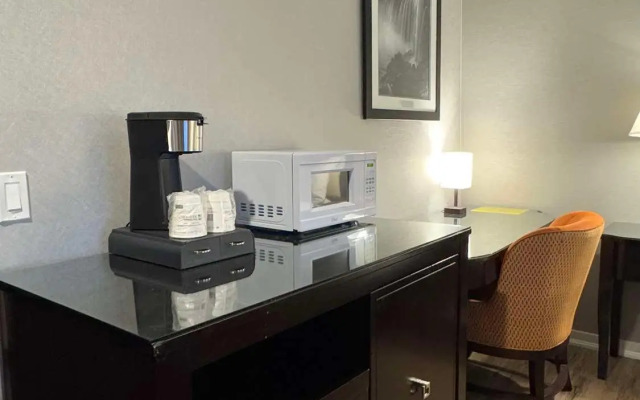 Big Bird Inn Wawa, SureStay Collection by Best Western