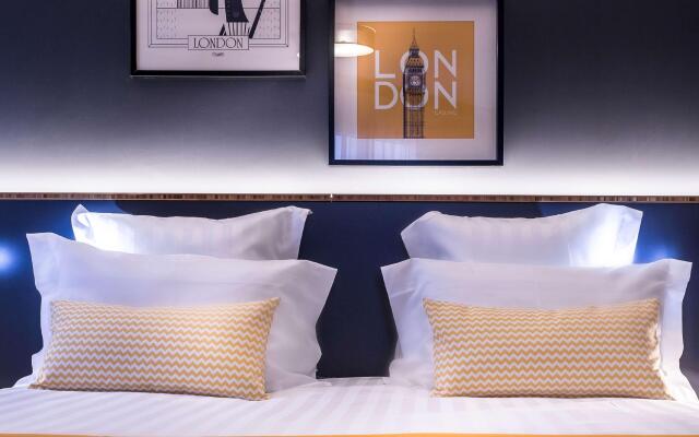 Best Western Plus Suitcase Paris La Defense