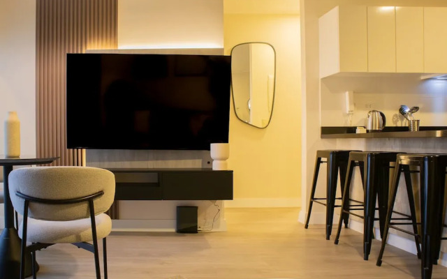 w Exceptional 1BR w Balcony in San Isidro