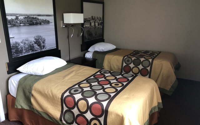 Super 8 Kingston