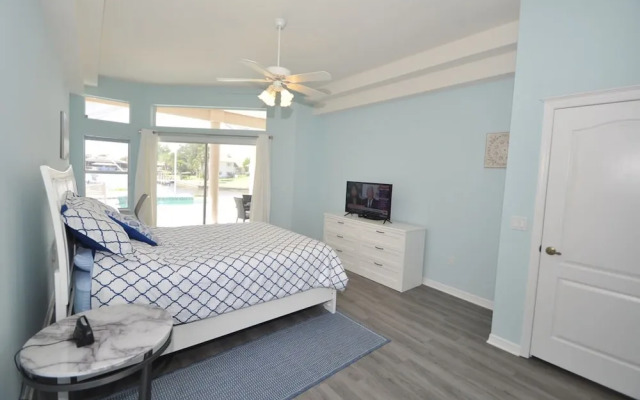 Canal Home w Heated Pool Dock