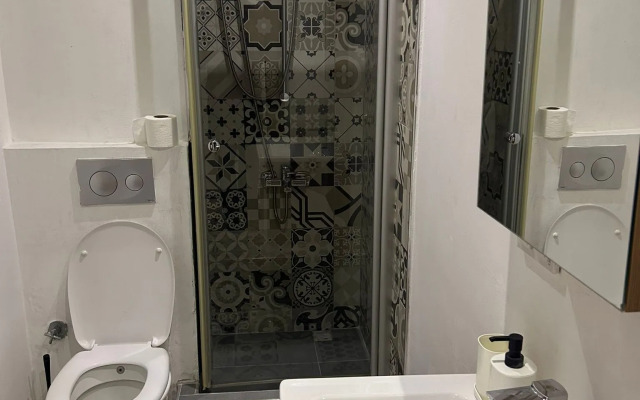 The Nar Suit & Apart