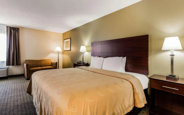 Quality Inn - фото 4