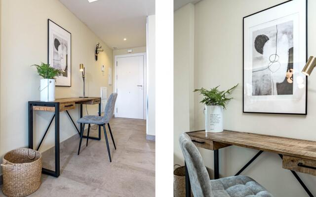 INF3.3K- Stunning city apartment.