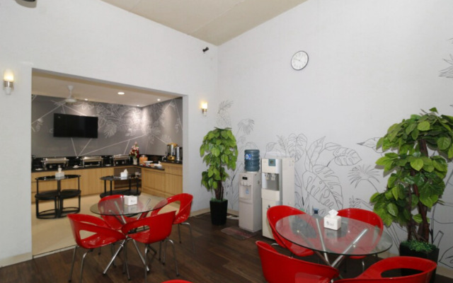 Super OYO Capital O 90056 Wisma Kebon Kacang 9