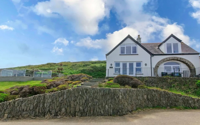 Stables Croyde 4 Bedrooms, Sleeps 8, Sea & Beach Views