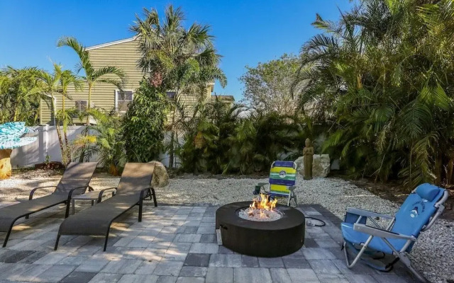 Bayside Bliss 3 Bedroom Home by RedAwning