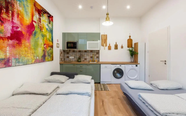 Industrial Style Appartment with AC steps to Gozsdu