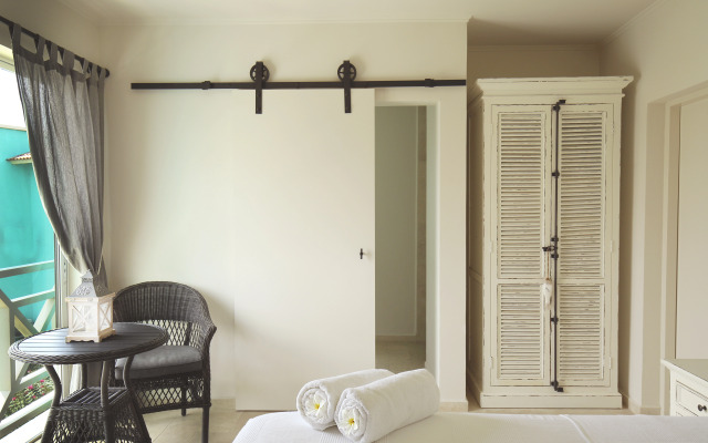 Ocean Breeze Boutique Hotel & Marina