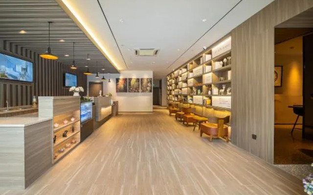 HanTing Hotel (Shanghai Daning Music Plaza Xindian)