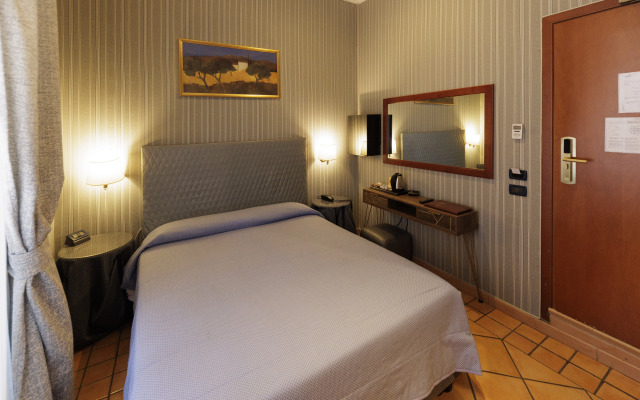 Hotel Lirico