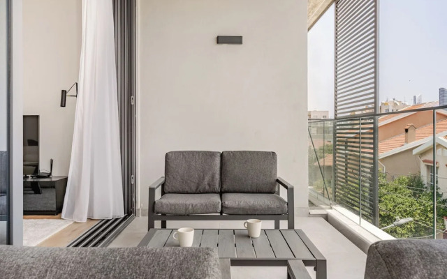 Yamas Urban Living Sequoia Residence