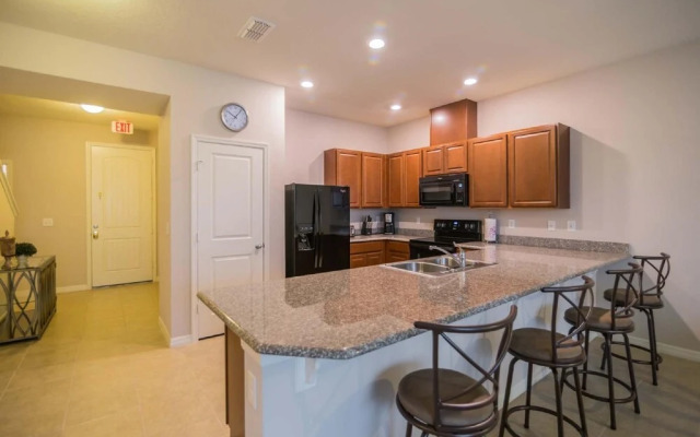 5135 Compass Bay