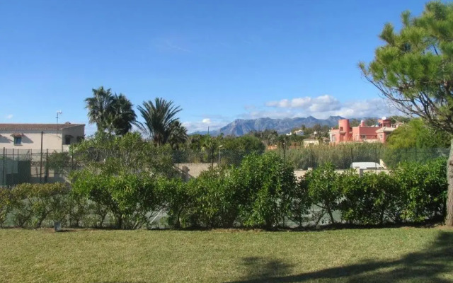 Marbella beachside apartment in 5 star gated