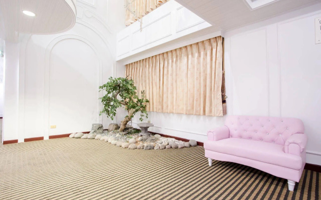 Mou Hotel Luchuan