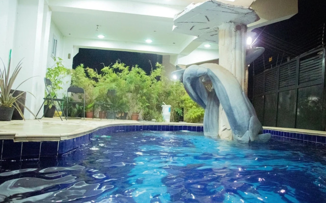 Hg Palace Lodge