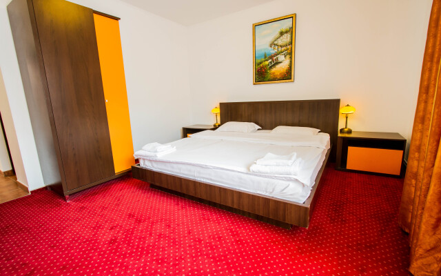 Complex Turistic Max International