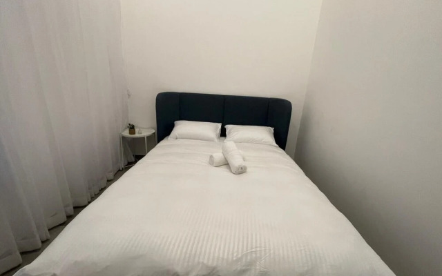 Deluxe Apartment with Private GardenArea