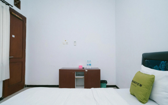 Urbanview Hotel Griya Surya Malang by RedDoorz